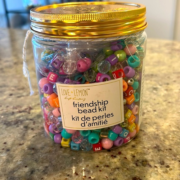 Friendship bracelet kit - Picture 1 of 2